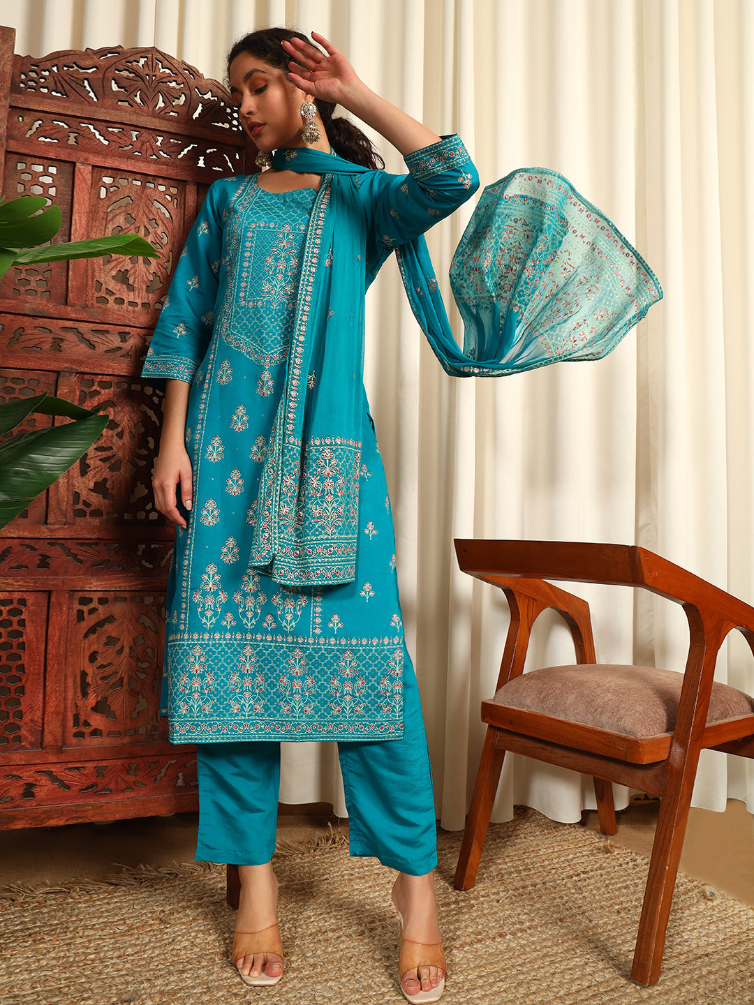 Women Floral Printed Straight Kurta With Trouser & Dupatta