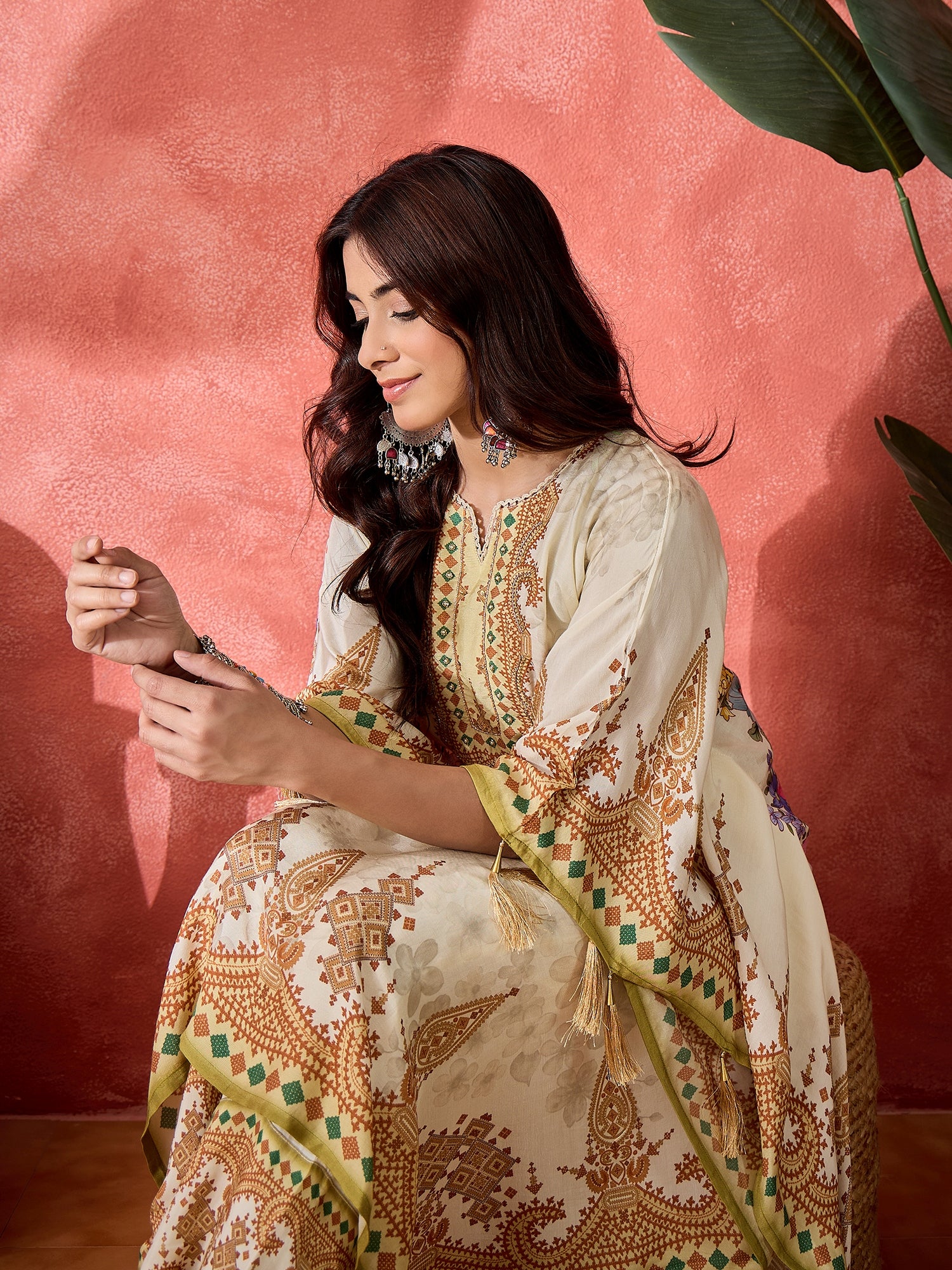Women Floral Embroidered Kaftan Kurta with Trousers